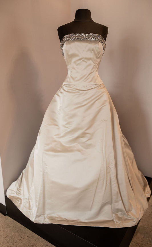 Amsale -Vintage Style M589